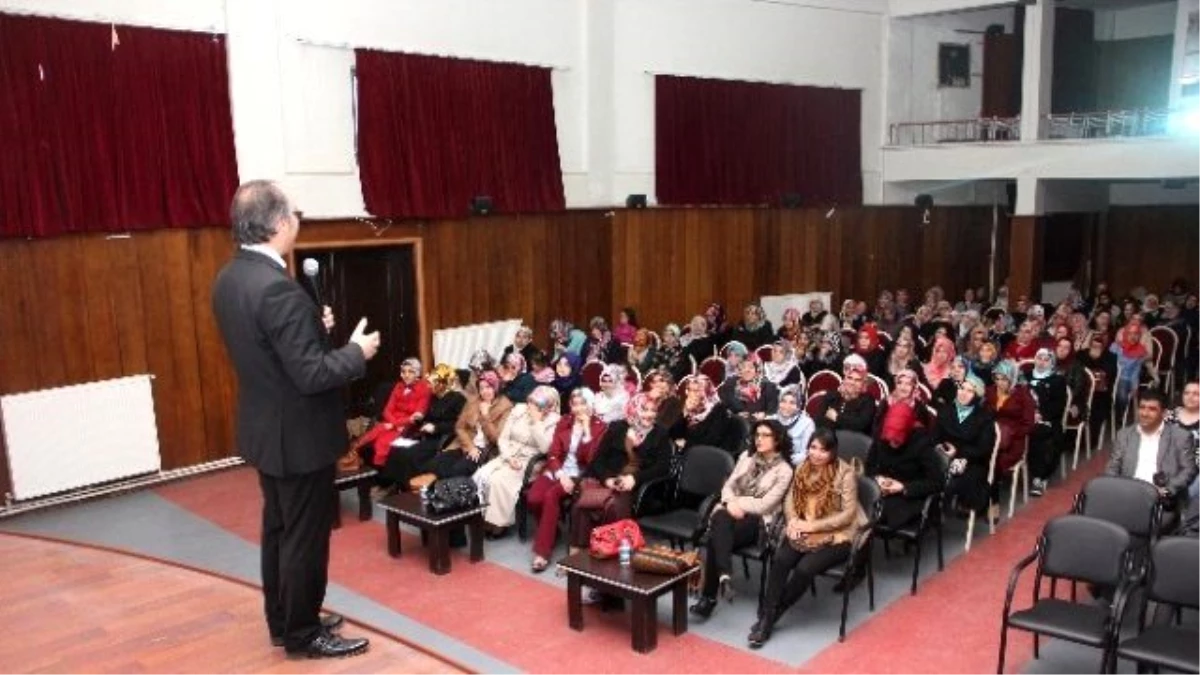 Yahyalı\'da Aile İçi İletişim Konferansı Verildi