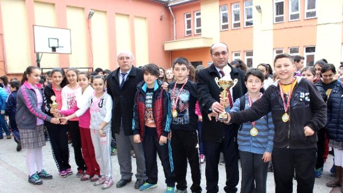 Yayla\'da Masa Tenisi Takımına Tören Düzenlendi