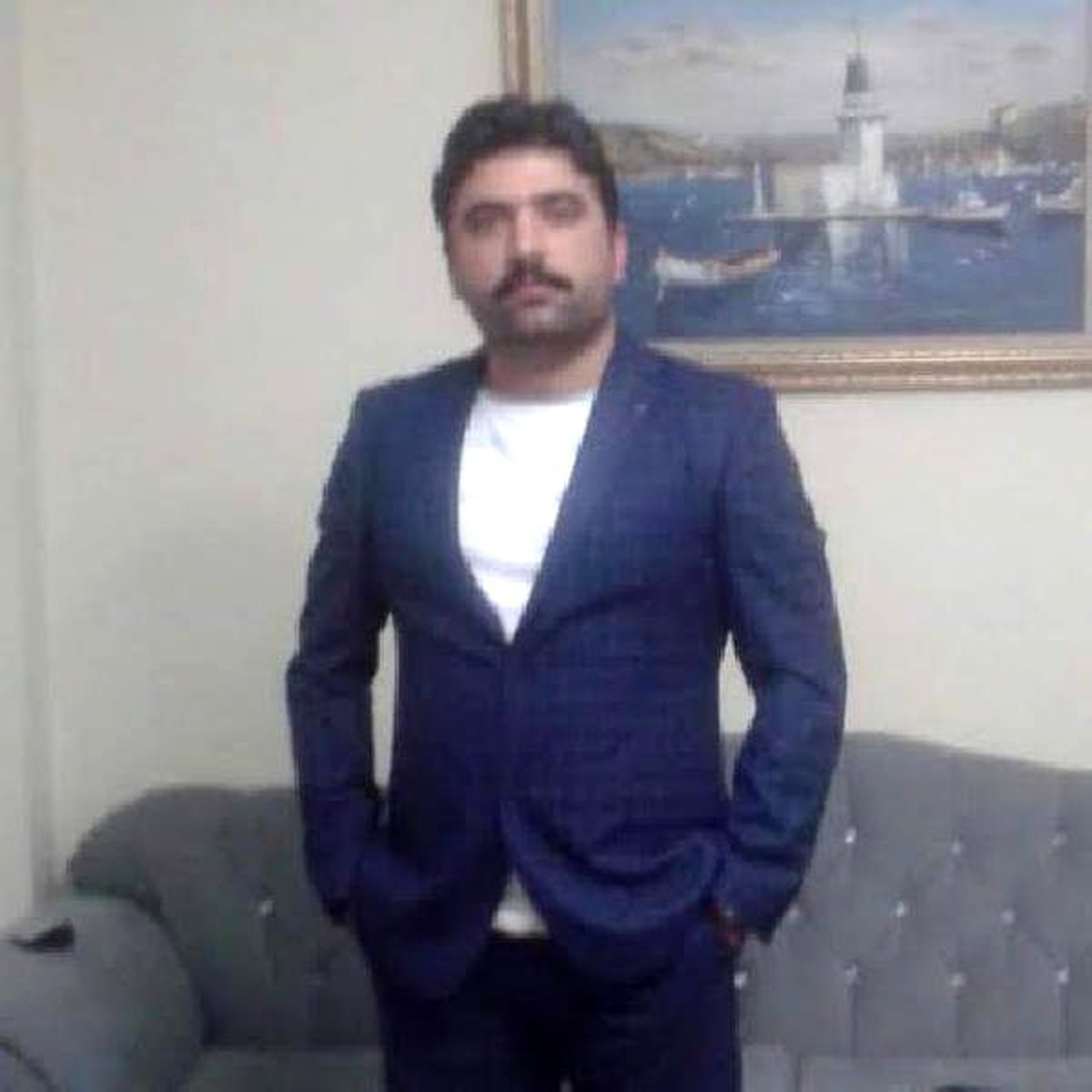 Genç Adamın Yediği Ekmeğin İçinden Jilet Çıktı, Kalbine Saplandı
