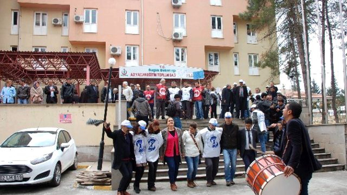 Aile Hekimleri ve ASM Çalışanları 1 Günlük İş Bıraktı