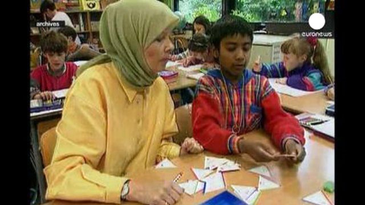 Almanya Federal Anayasa Mahkemesi\'nden Başörtüsüne Özgürlük