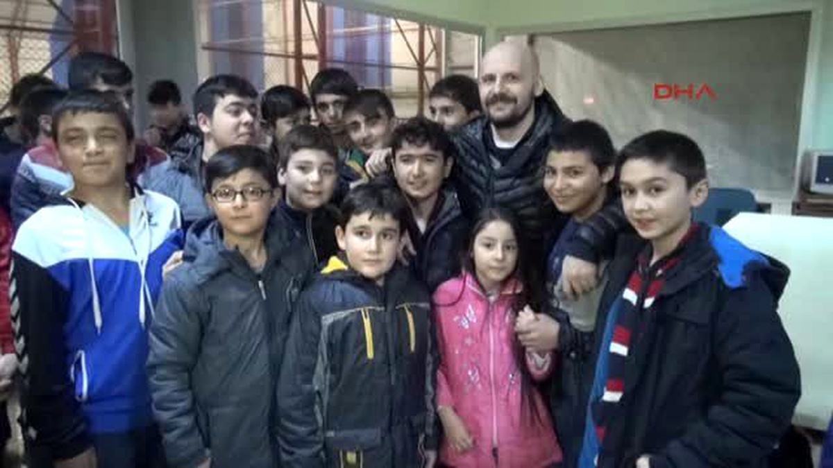 Amasya Komedyen Atalay Demirci Eğitim Gördüğü Okula Ziyaret Etti