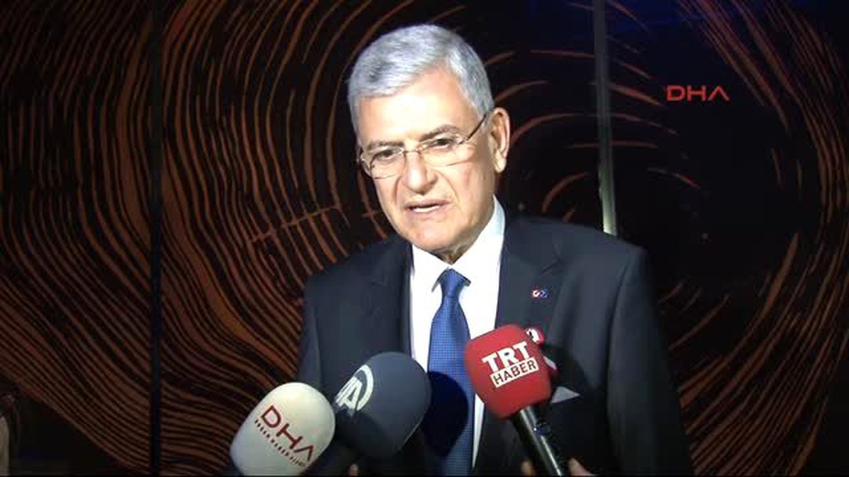Bakan Bozkır: İzlanda\'nın Durumu ile Türkiye\'yi Mukayaese Etmek Doğru Olmaz