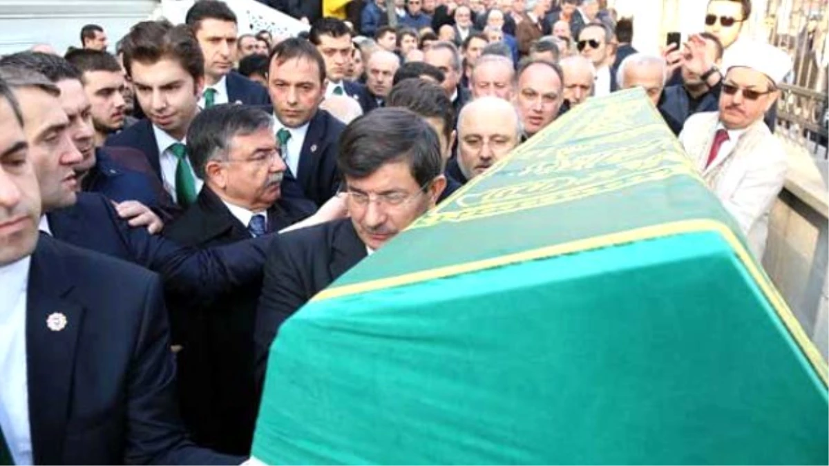 Başbakan Davutoğlu, Yakın Arkadaşının Tabutunu Omuzladı