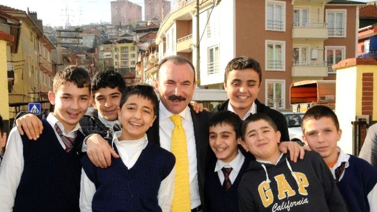 İzmit Belediye Başkanı Doğan YGS\'ye Giren Öğrencilere Başarılar Diledi