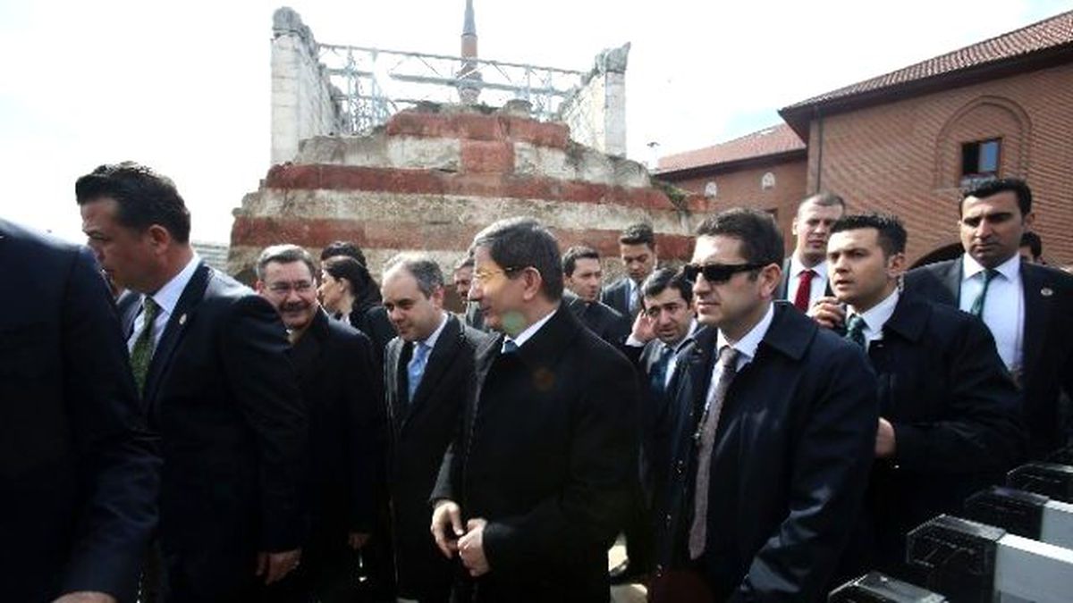 Başkan Gökçek, Başbakan Davutoğlu\'na Ulus Projesi\'ni Anlattı