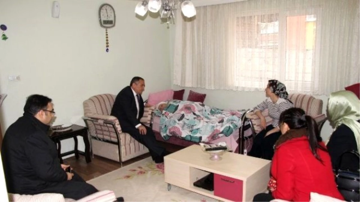 Bolu Belediye Başkanı Alaaddin Yılmaz Hastaları Tek Tek Ziyaret Ederek Moral Veriyor
