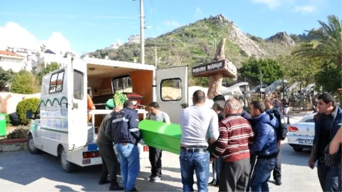 Denize Kaçan Topu Almaya Çalışan İki Kardeşten Biri Boğuldu