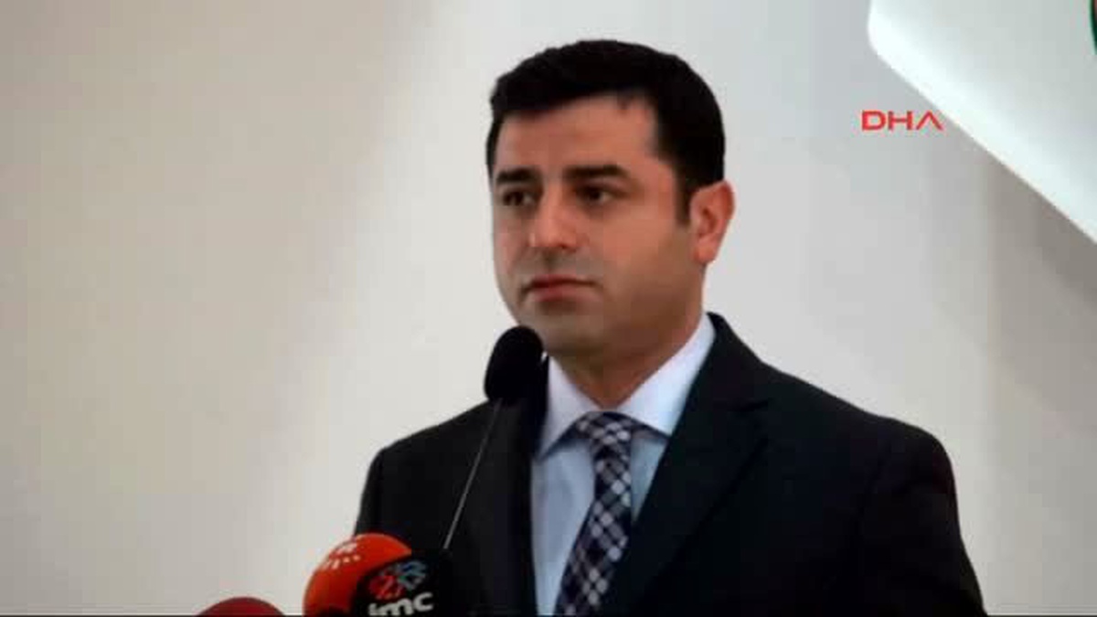 Diyarbakır Demirtaş\'tan \'İzleme Heyeti\' Açıklaması Ek Öcalan\'ın Nevruz\'da Görüntülü Mesaj...