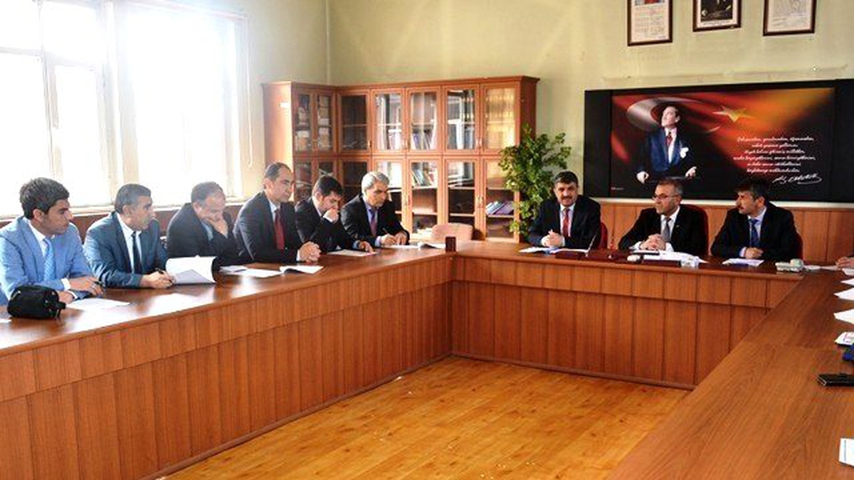 En Sevgiliye Şiir Okuma" Yarışması Düzenleniyor