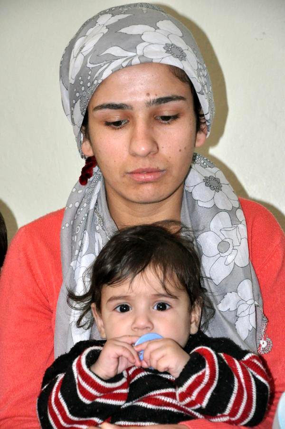 Eşinden ve Kumasından Şiddet Görünce Evi Terk Etti