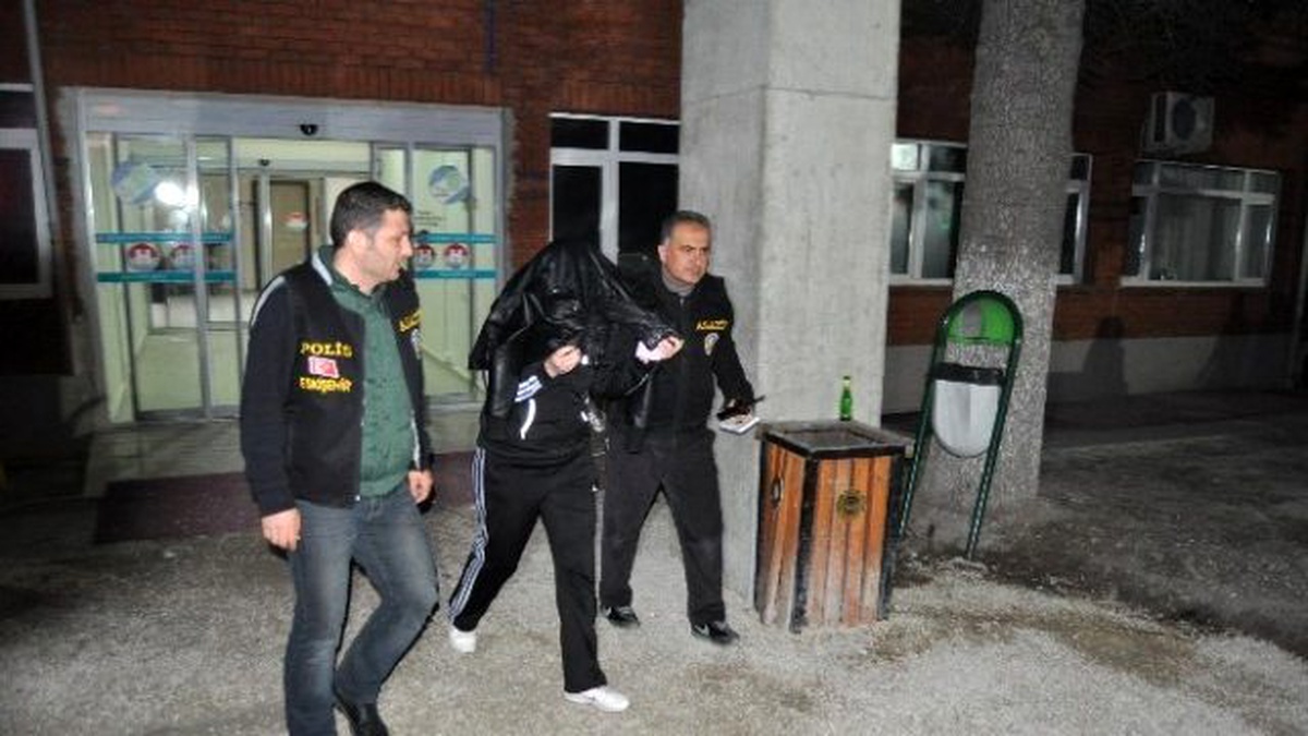 Eskişehir\'de Masaj Salonlarına Operasyon