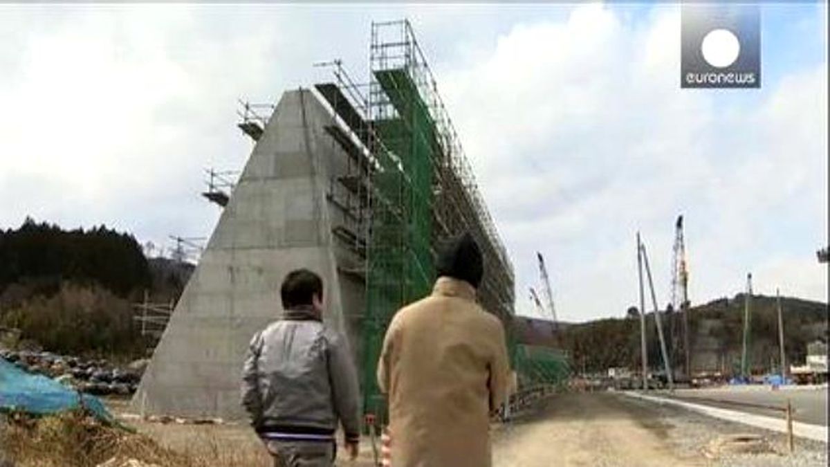 Japonya Tsunamiye Karşı Dev Dalgakıranlar İnşa Ediyor