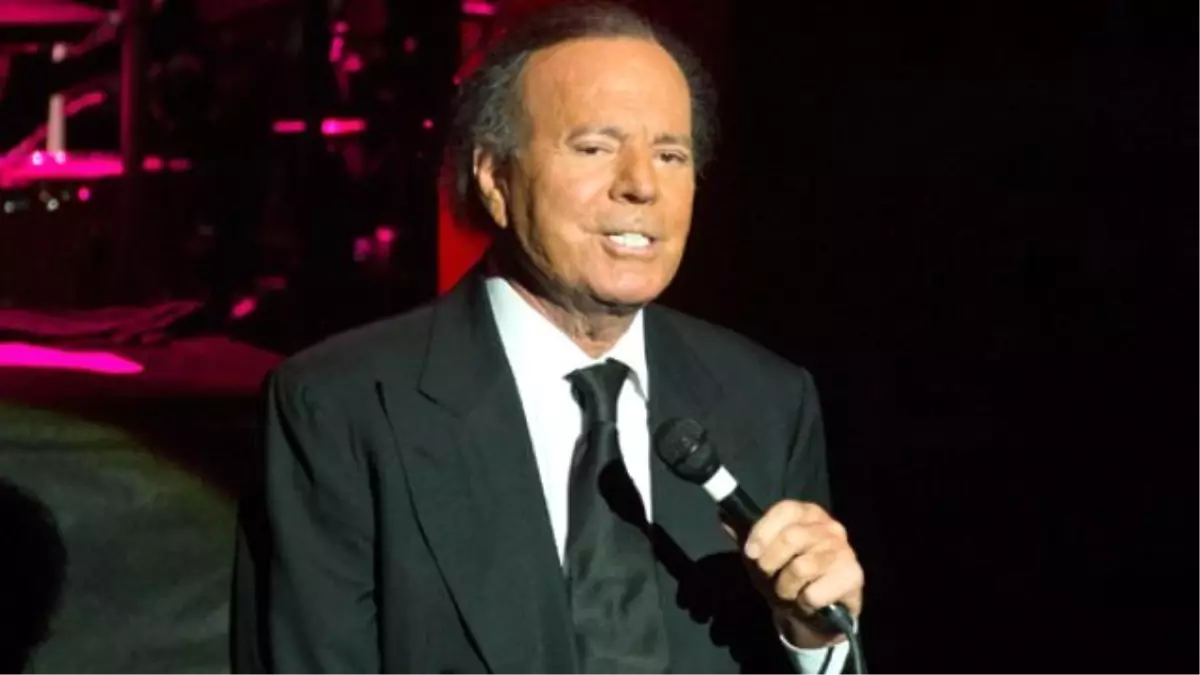 Julio Iglesias, İstanbul\'da Konser Verecek