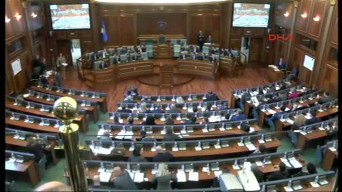 Kosova Dışında Savaşmayı Engelleyen Yasa Tasarısı Kabul Edildi