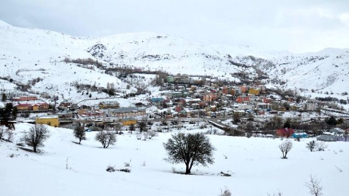 Mart Ayında Yağan Kar Tunceli\'de 35 Köy Yolunu Ulaşıma Kapattı