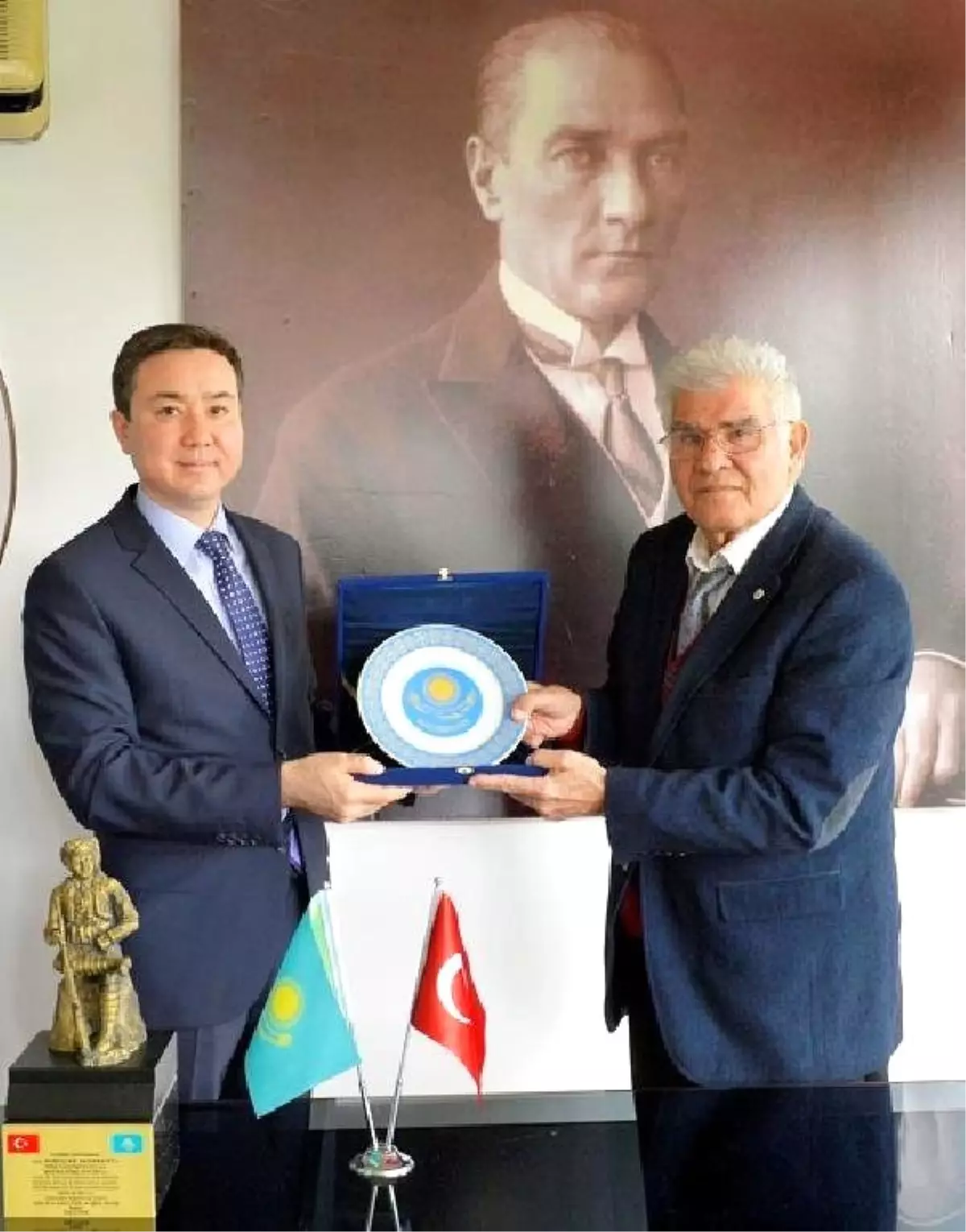 Nazarbayev\'e Şükran Ödülü