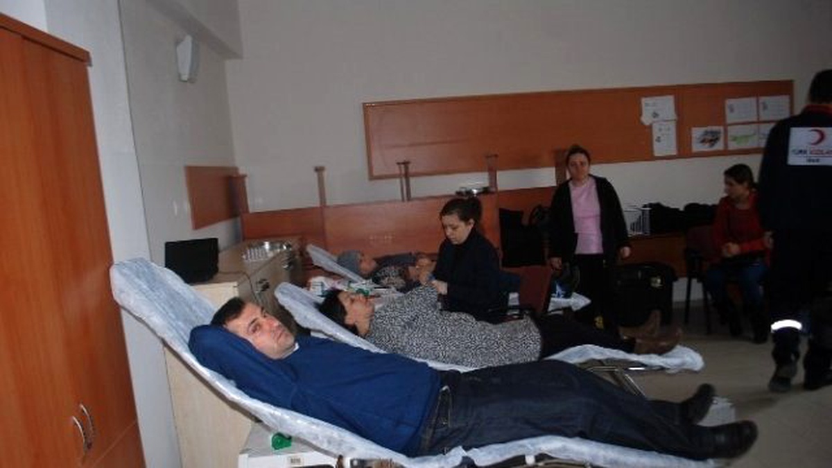 Öğretmen ve Veliler Çerkezköy\'de Kan Verdi