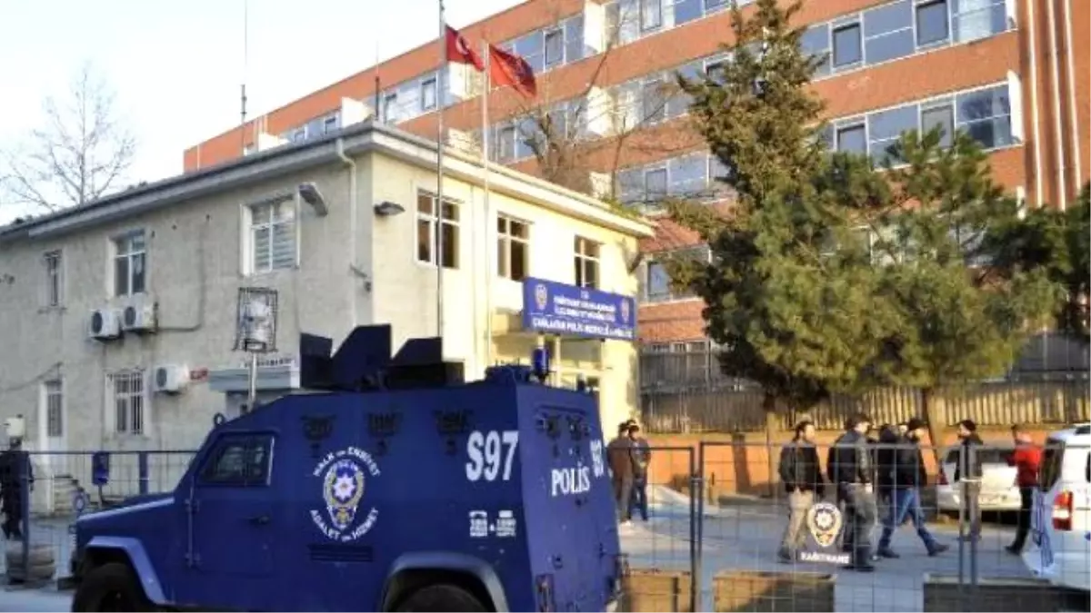 Okmeydanı\'nda İki Polis Kaçırılmak İstendi