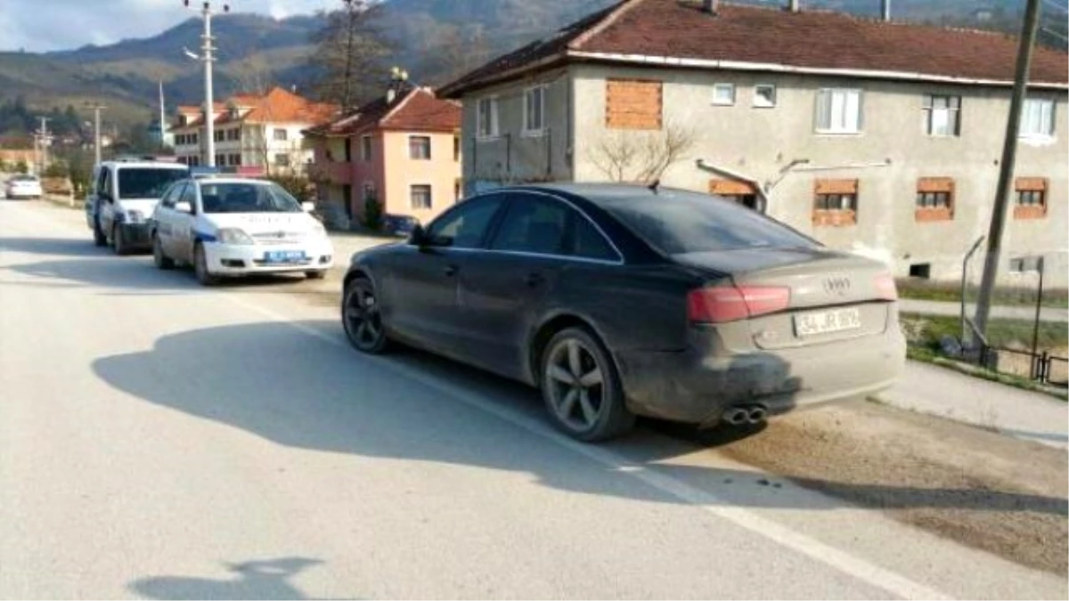 Polisten Kaçarken Attıkları Valizden Silahlar ve Uyuşturucu Çıktı