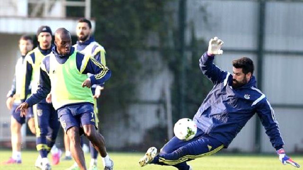 Volkan Demirel, Mehmet Topal ve Caner İdmanın Tamamında Yer Aldı