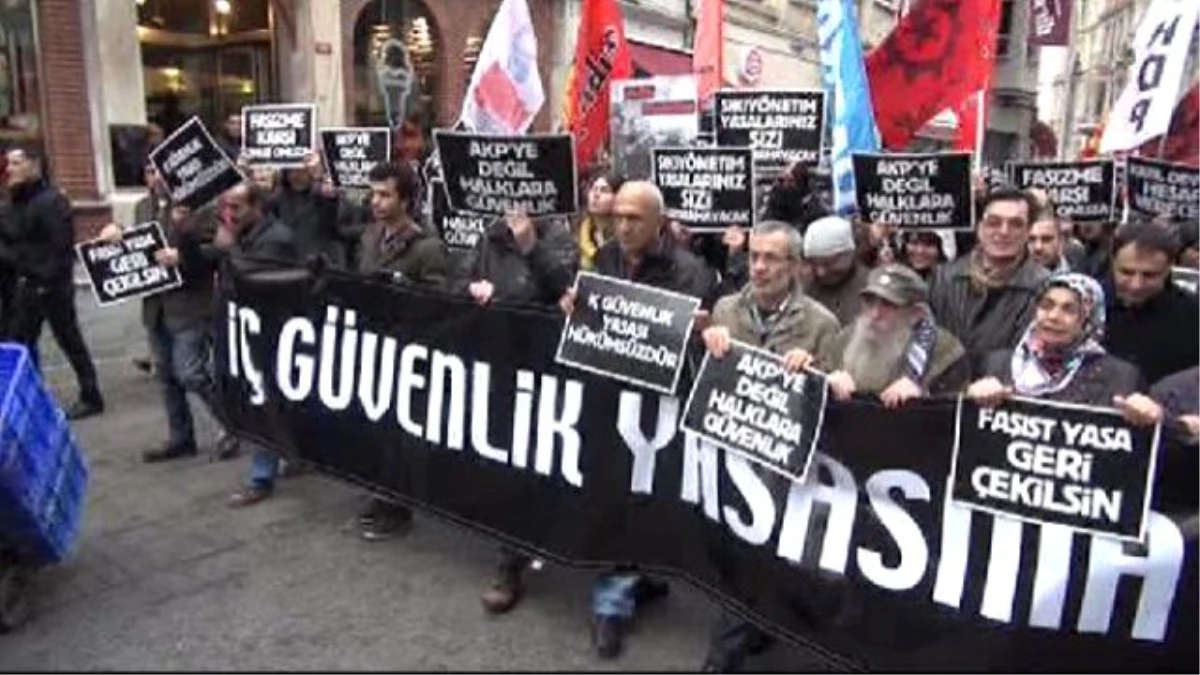 Beyoğlu\'nda "İç Güvenlik Yasası" Protestosu