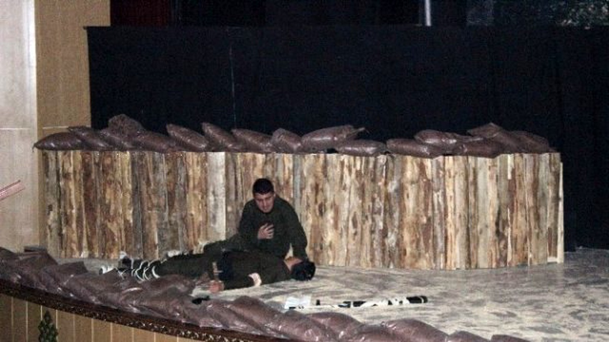 Çanakkale Zaferinin 100. Yıl Tiyatrosu Herkese Ağlattı