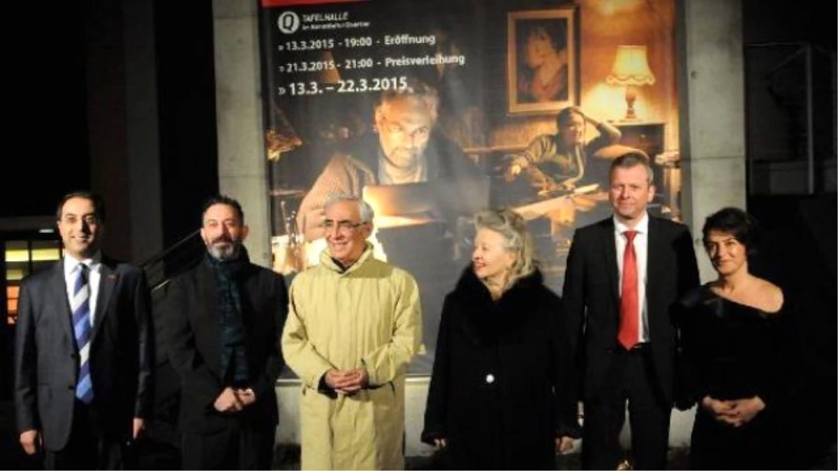 Cem Yılmaz\'ın da Katıldığı Nurnberg\'teki Törende Şener Şen\'e \'Onur\' Ödülü Verildi