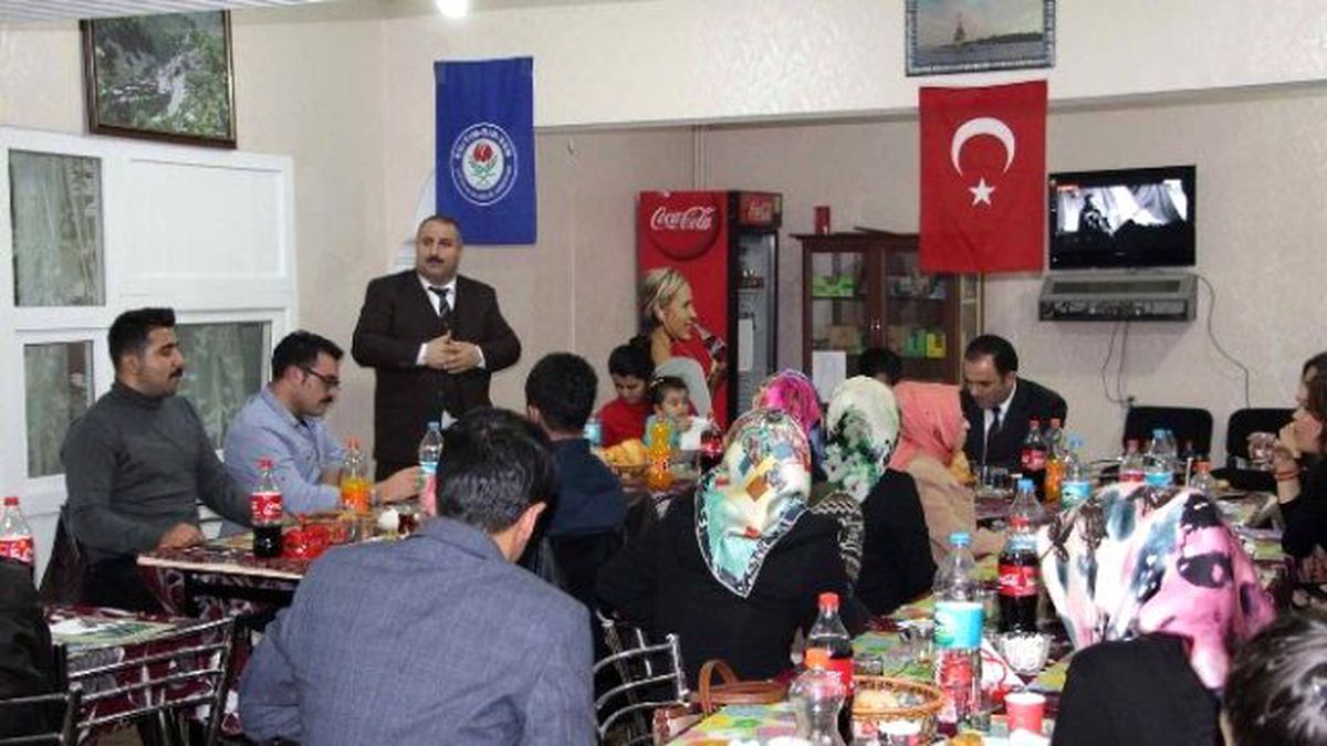 Eğitim-bir-sen Çatak Temsilciliği\'nde Tanışma ve Kaynaşma Yemeği
