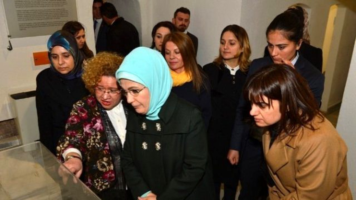 Emine Erdoğan, Seramik Müzesini Ziyaret Etti