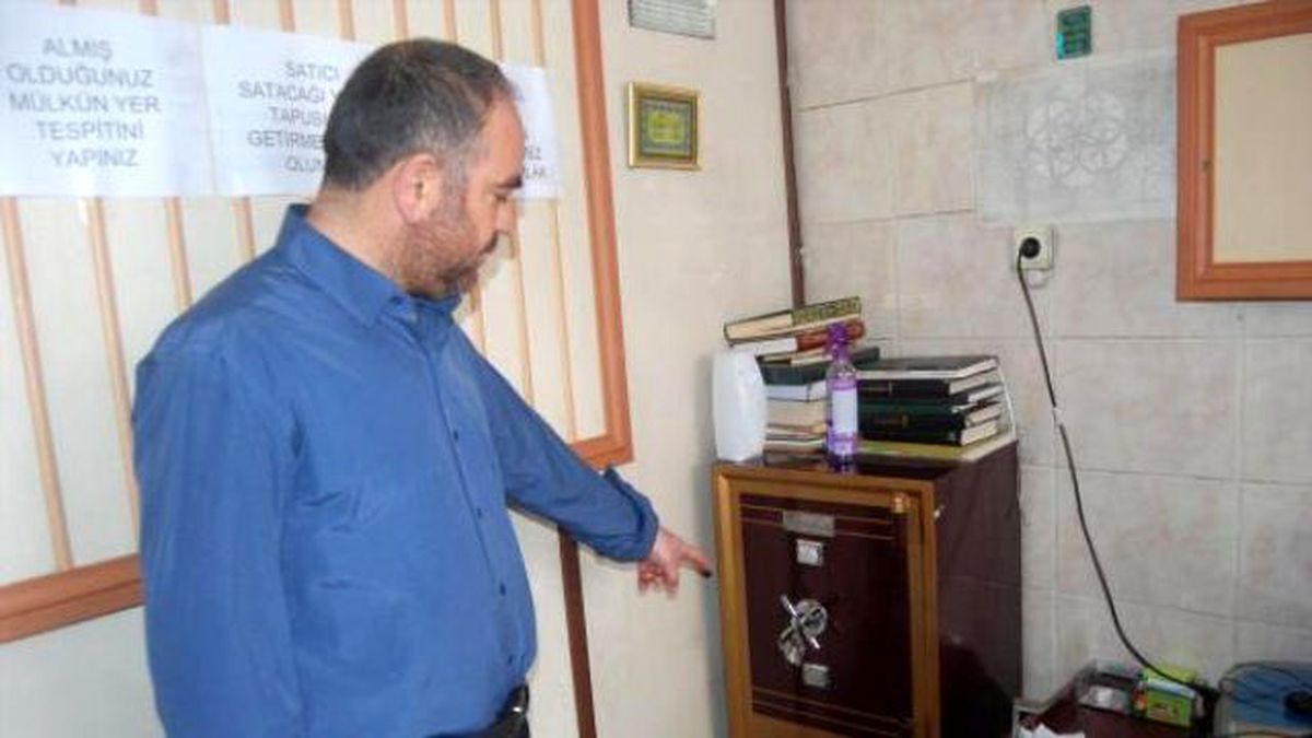 Hırsızlar Çelik Kasayı Matkapla Açtı