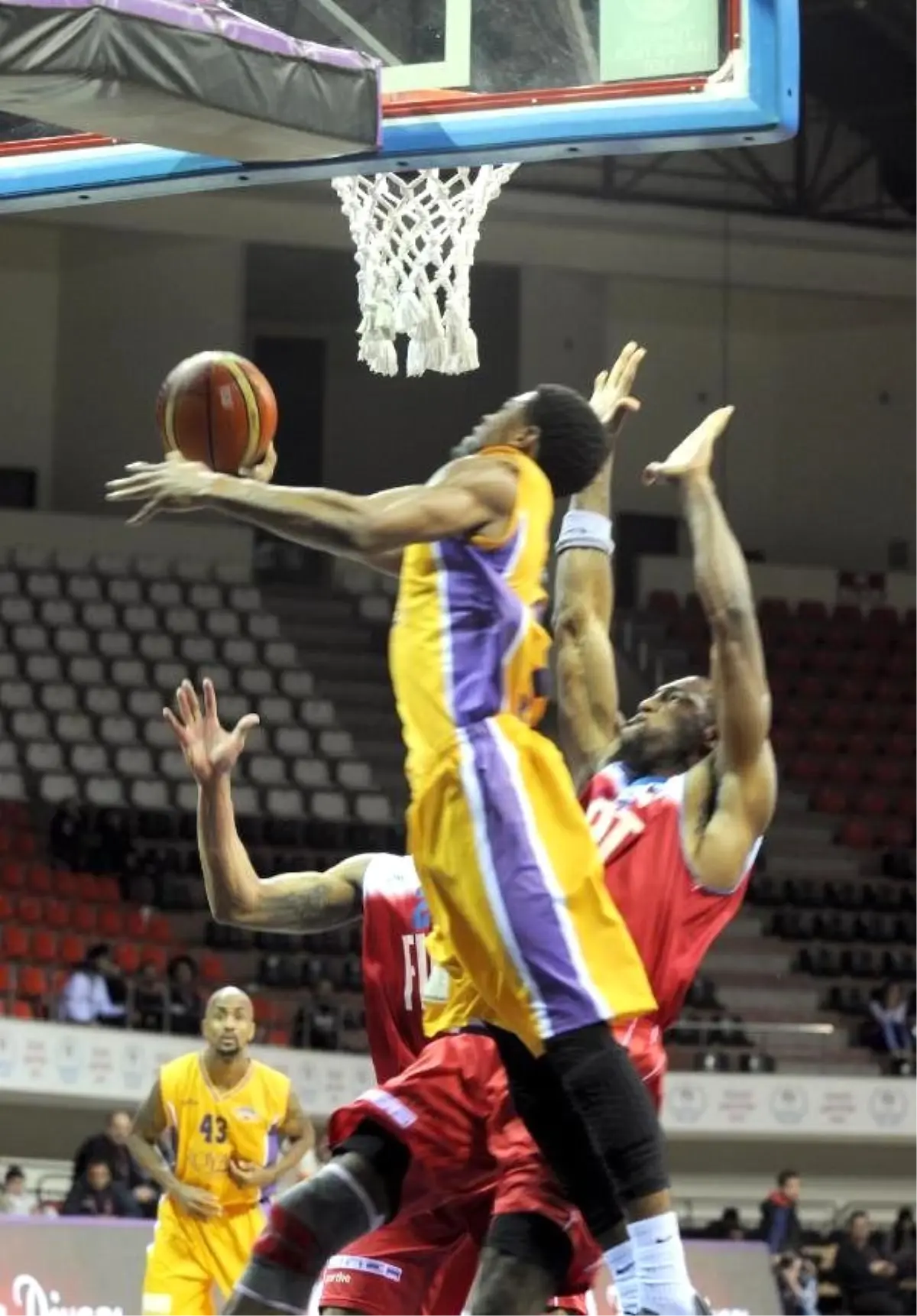 Royal Halı Gaziantep - Tofaş: 69-51