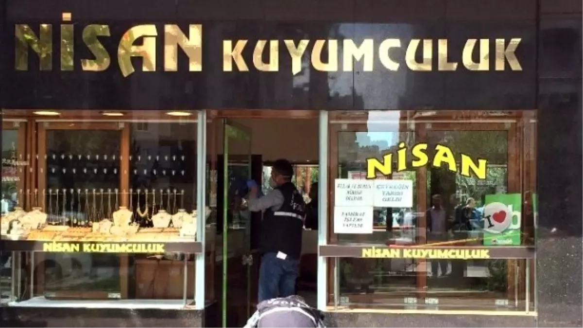 Silahlı Soygun Girişimi Kamerada