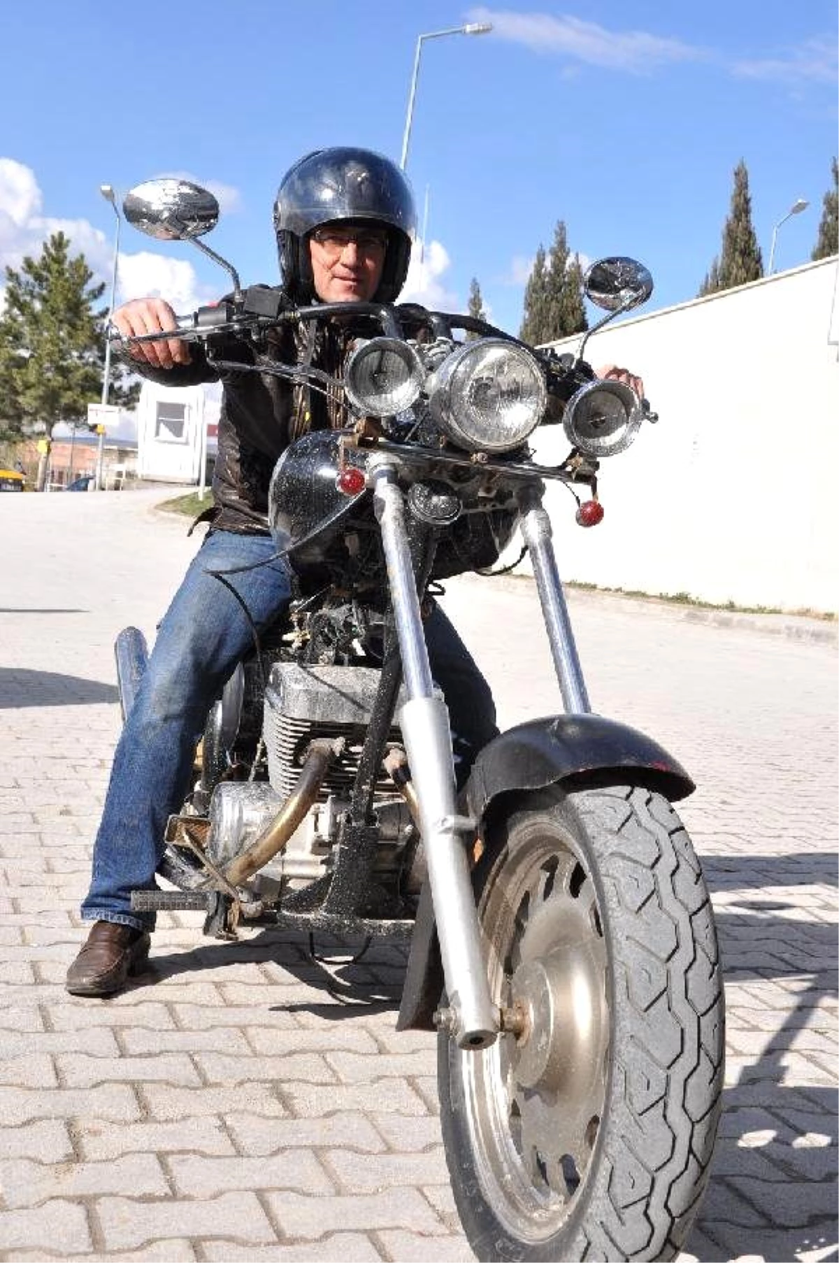 Temizlik İşçisi \'Harley-Davidson\' Benzeri Motosiklet Yaptı