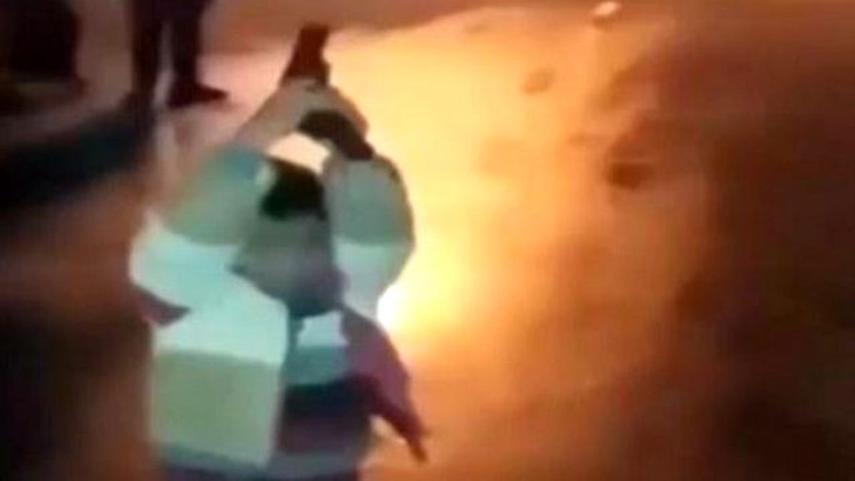 4 Yaşındaki Çocuk Silahıyla Dehşet Saçtı