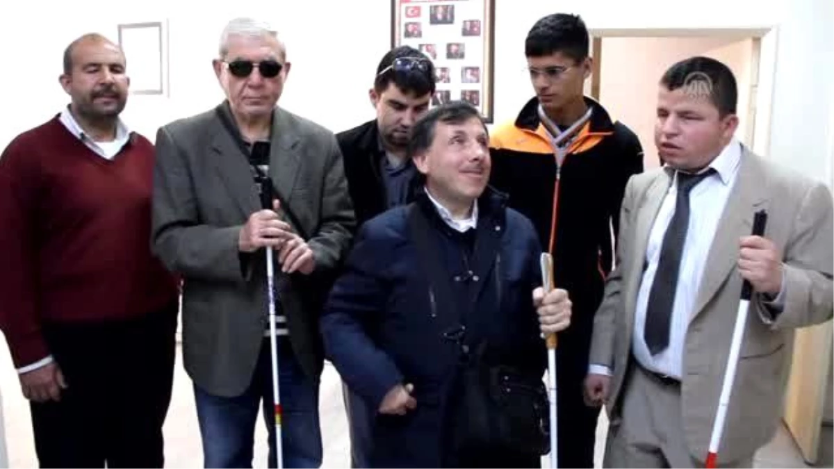 Adana\'da Görme Engellilerden Kan Bağışı