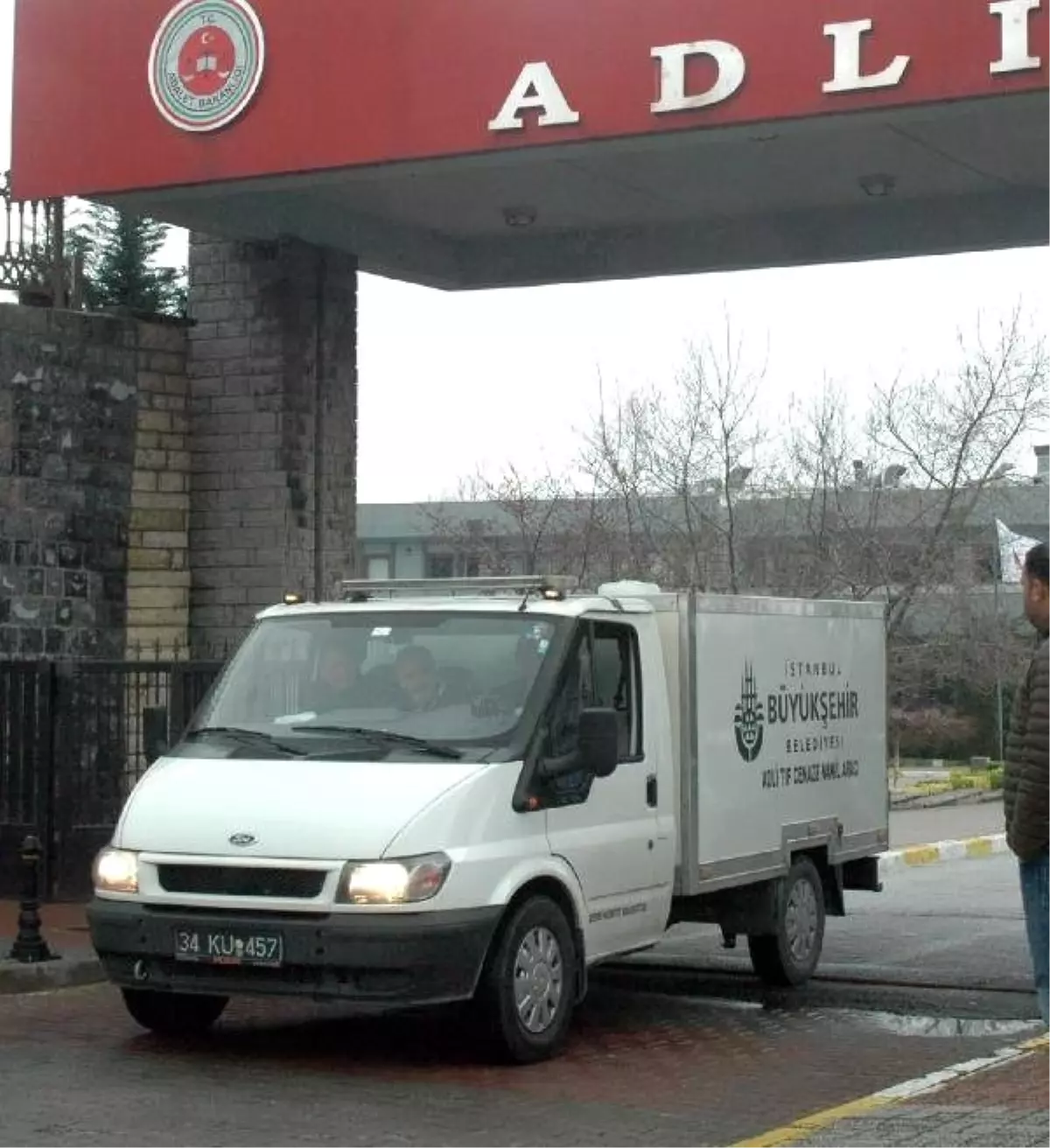 Adli Tıp\'tan Cenazeleri Alınan Öğrencilerden Berra Özel Toprağa Verildi