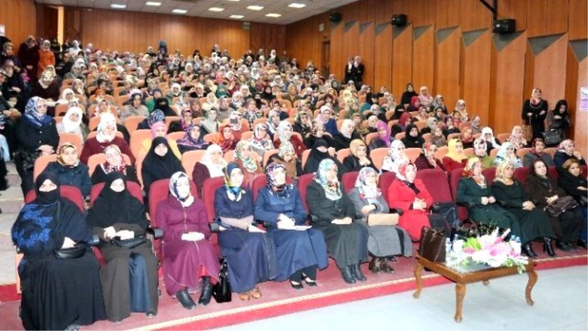 Ağrı\'da "İslam\'da Kadının Yeri ve Mülteci Kadınlar" Konferansı