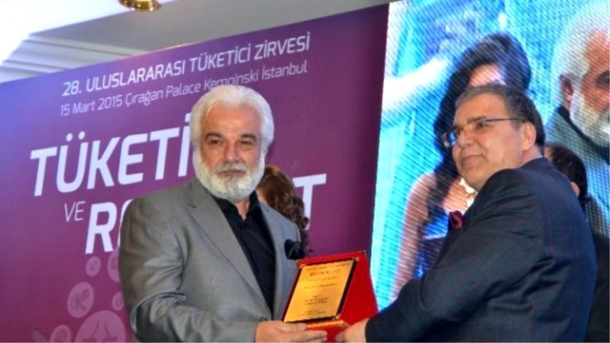 AK Parti Milletvekili Aday Adayı ve Gazeteci-yazar Rahim Er\'e \'Yılın Yazarı\' Ödülü