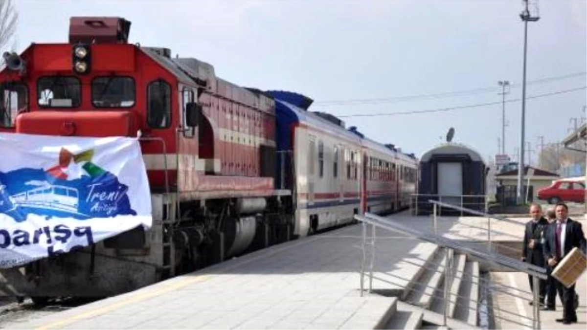 Barış Treni\' Kırıkkale Garı\'nda