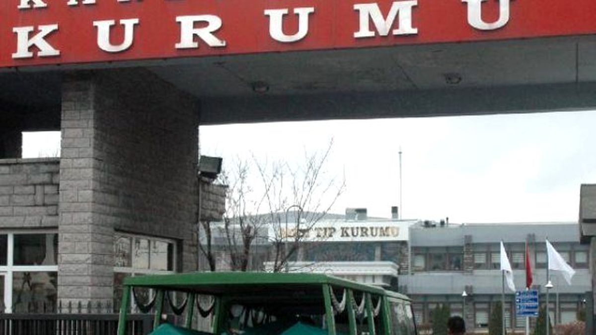 Üniversiteli Gençlerin Cenazeleri Adli Tıp Kurumu\'na Getirildi