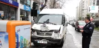 Yeğenlerini Sınava Götürürken Kaza Yaptı