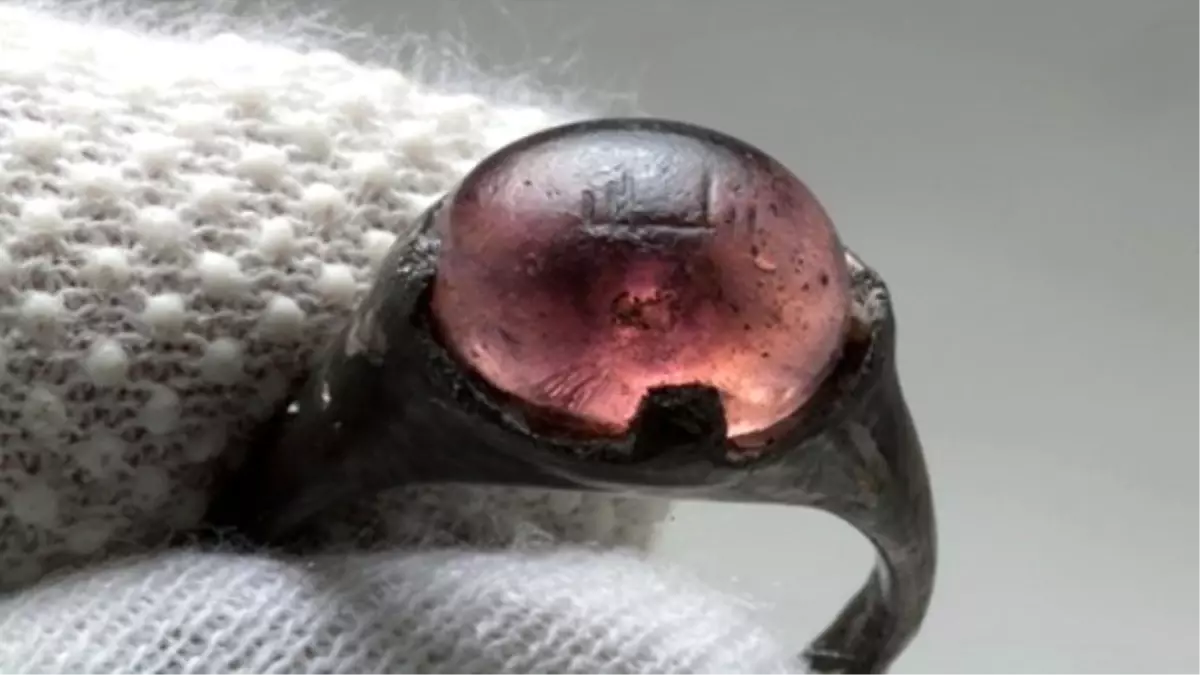 1200 Yıllık Viking Yüzüğünde Allah Yazdığı Ortaya Çıktı