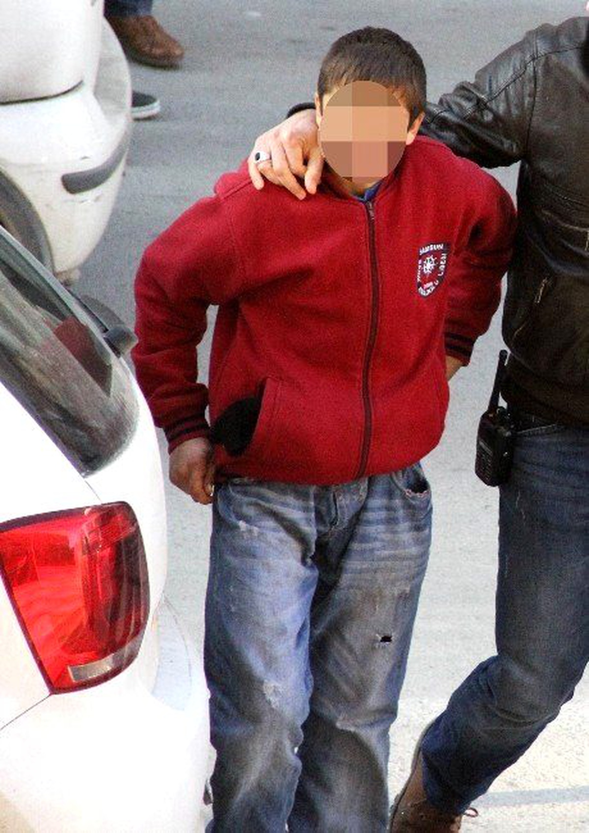 15 Yaşındaki Çocuk Büfeden Sigara ve Para Çaldı