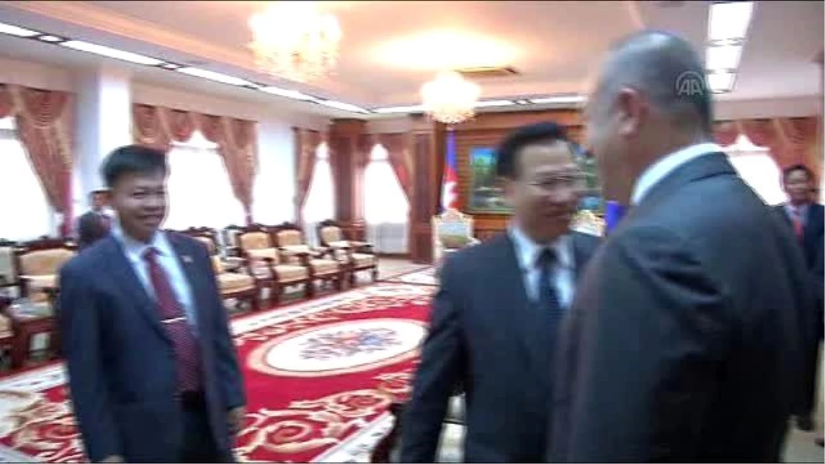 Çavuşoğlu, Heng Samrin ile Görüştü - Phnom