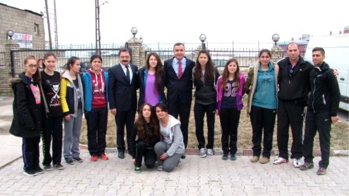 Genç Kız Basketbol Takımı Malatya\'ya Uğurlandı