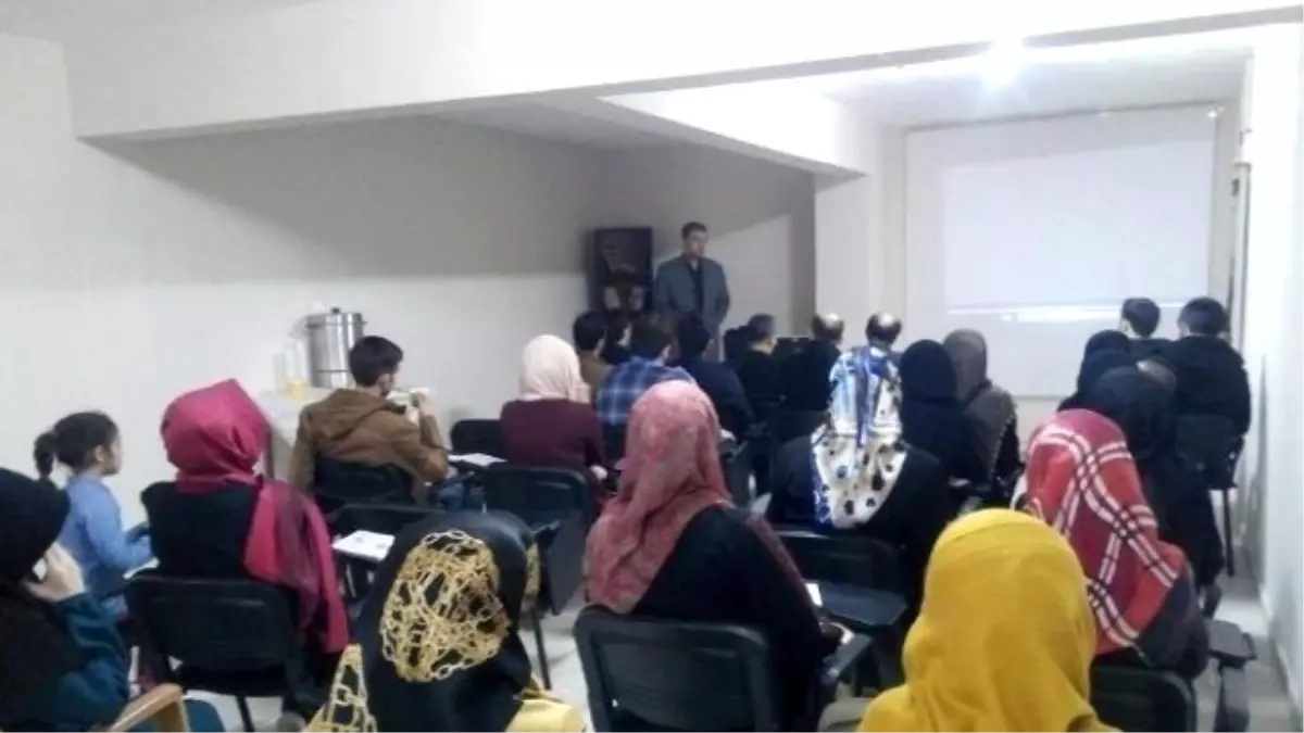 İhh Seminerleri Sürüyor