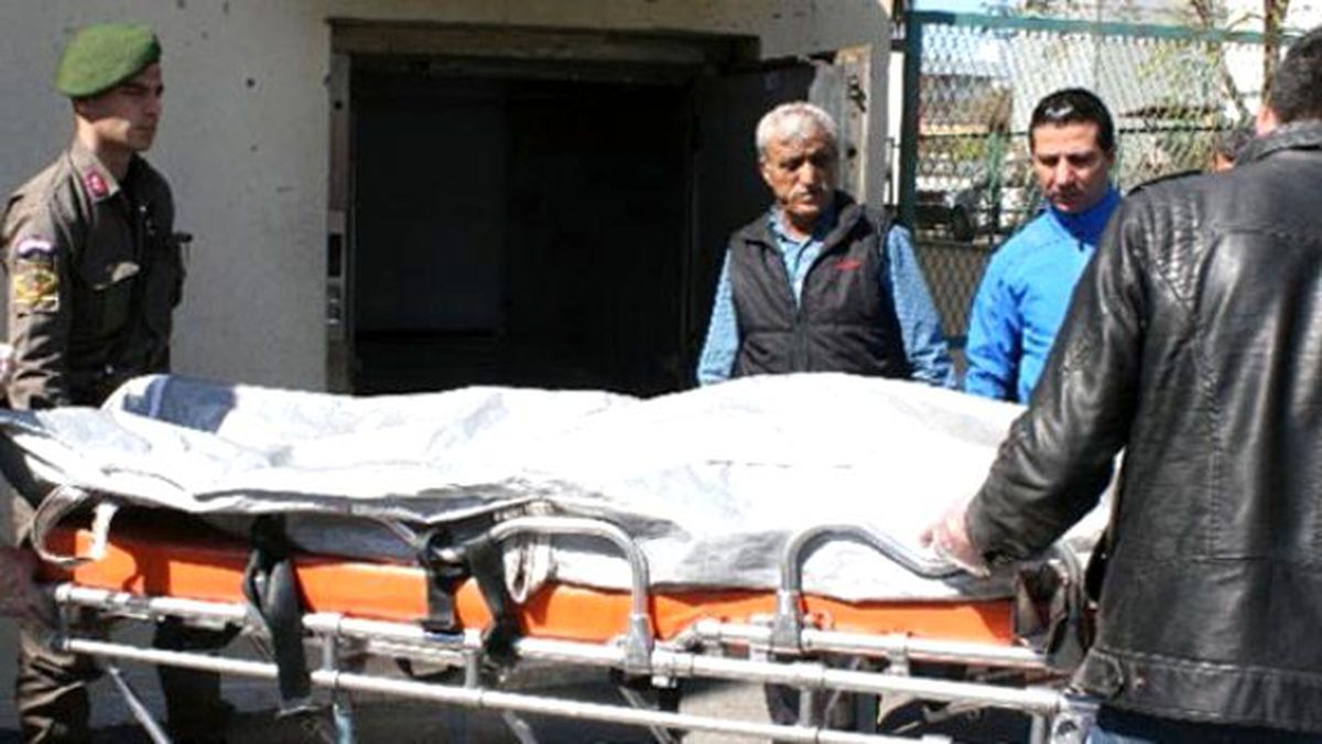 Karda Ayağı Kayıp Düşen Genç, Kazayla Babasını Öldürdü