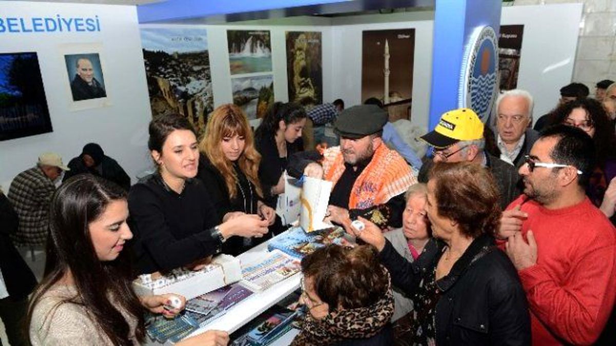 Mersin Büyükşehir Belediyesi Ankara\'da 1 Ton Portakal Dağıttı