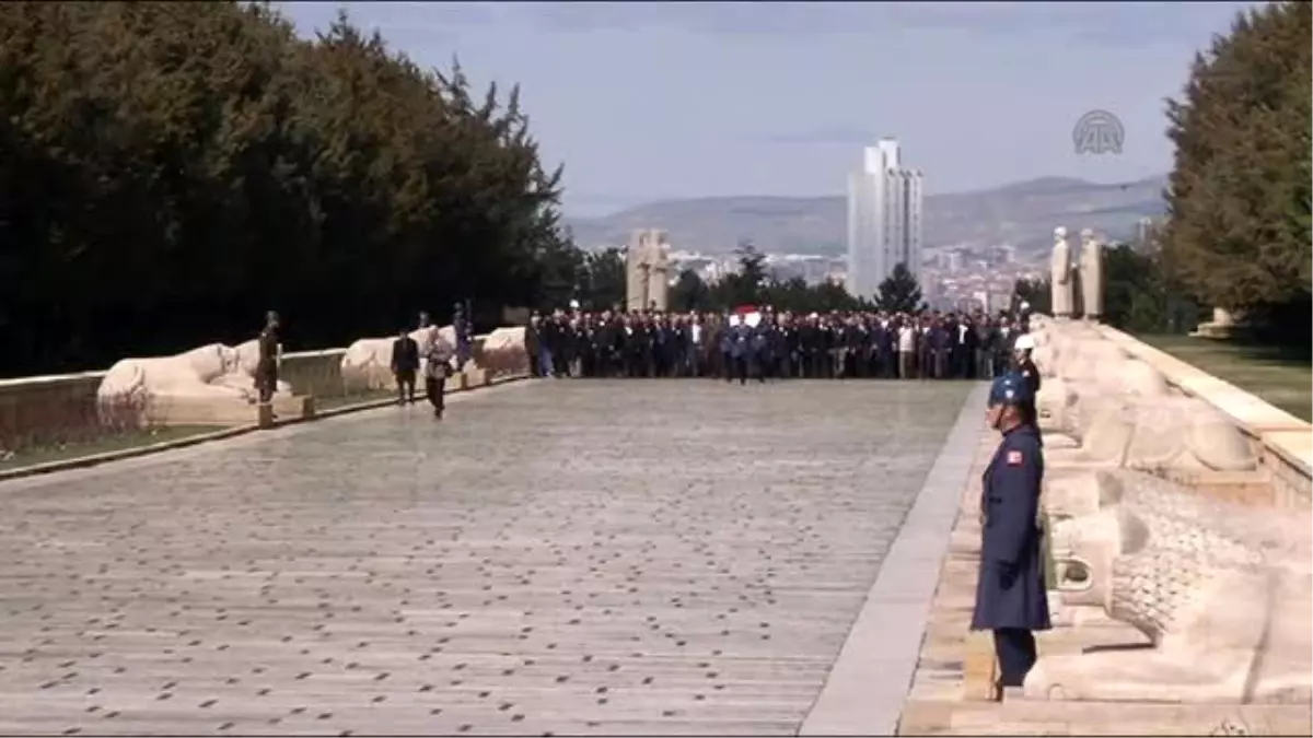 Mkek Çalışanları Anıtkabir\'i Ziyaret Etti